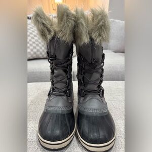 Sorel Kids' Black and Gray Snow Boots size 4 with Faux Fur, Waterproof